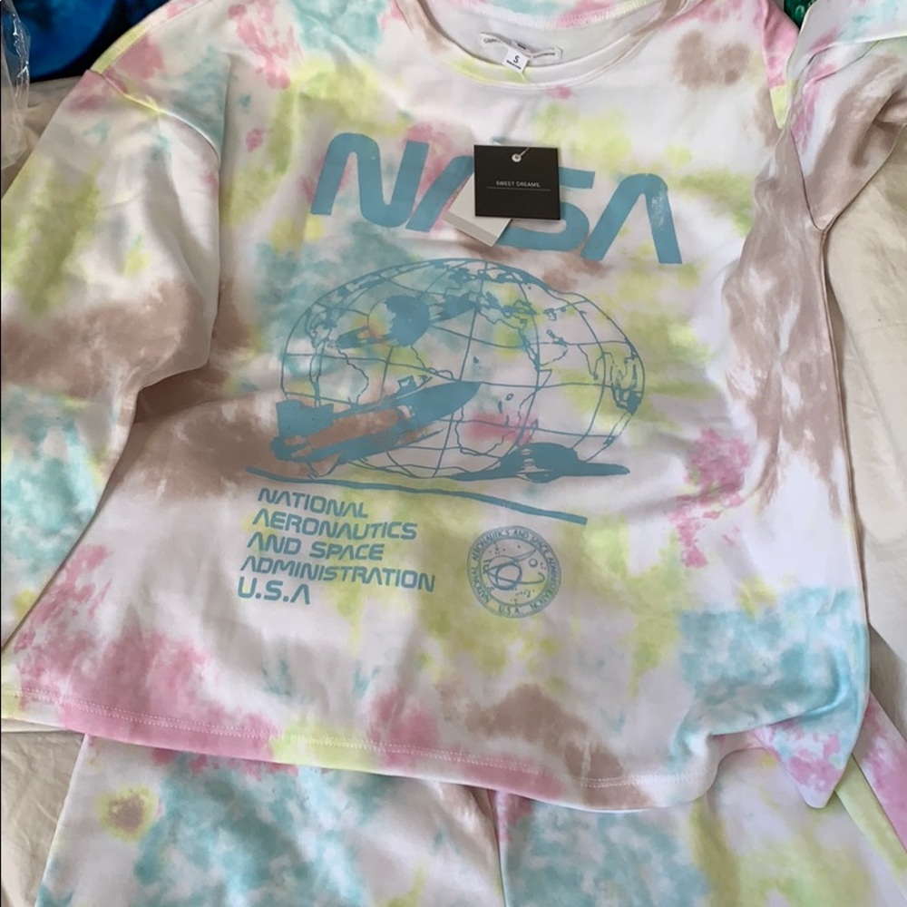 NASA tie died sweat suit - Picture 3 of 4